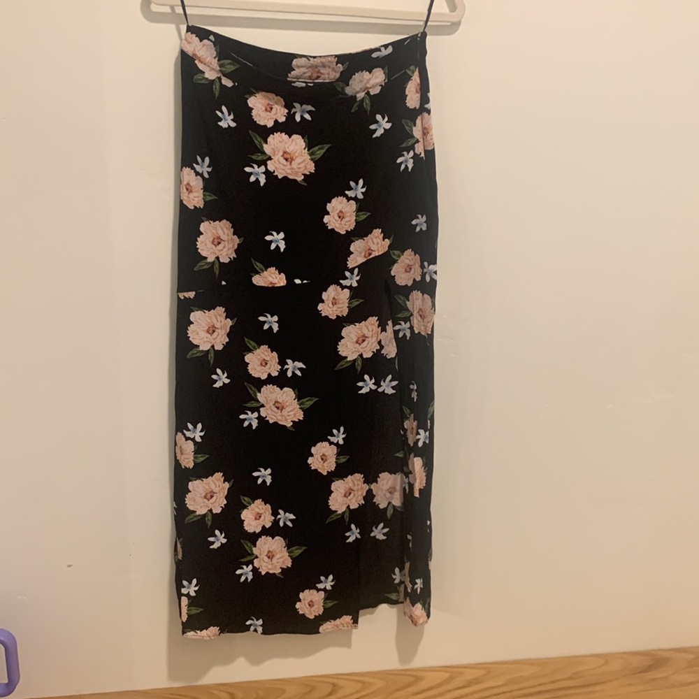 Top shop floral skirt with front slit